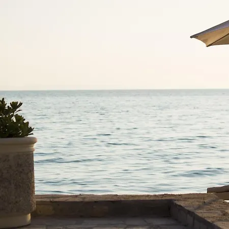 Casa Paradiso Гостевой дом Парадисос